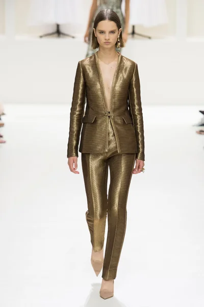 Look 49